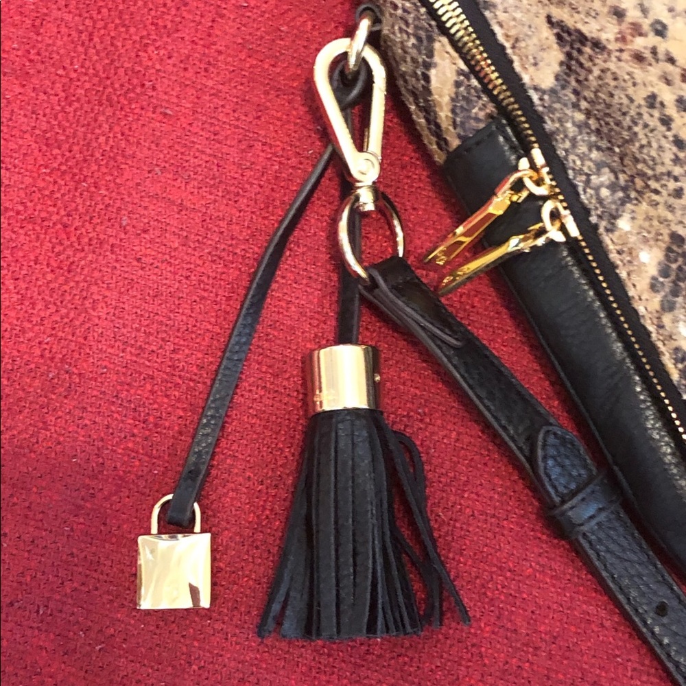 G.I.L.I. Python Crossbody W/Halo Rfid Protection - image 4